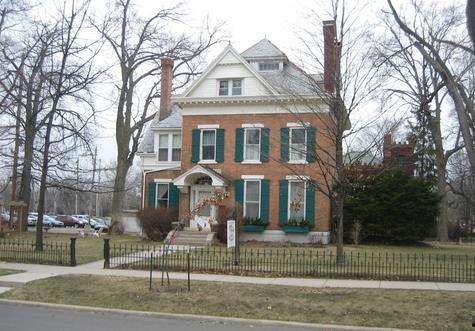 布卢明顿,美国中西部的心脏地带